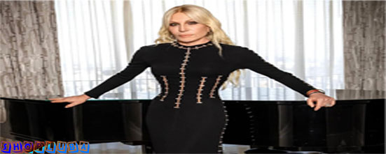 Donatella Versace: Mengenal Ikon Industri Dunia Fashion